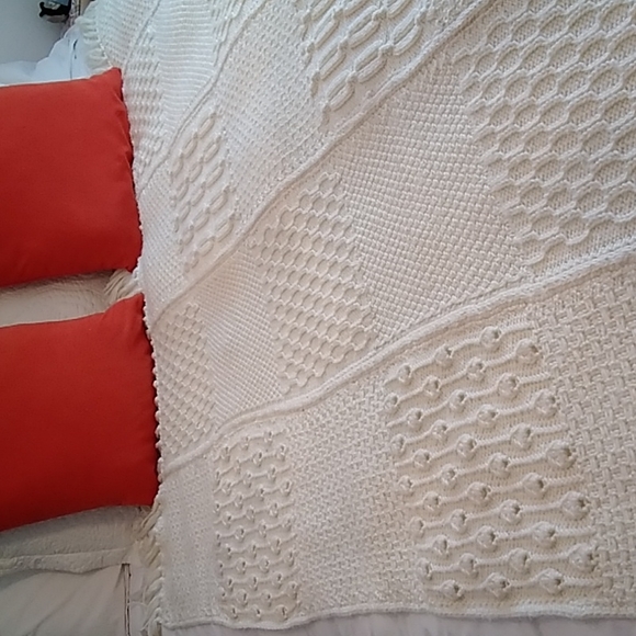HAND Knit Ivory Blanket - Picture 1 of 6